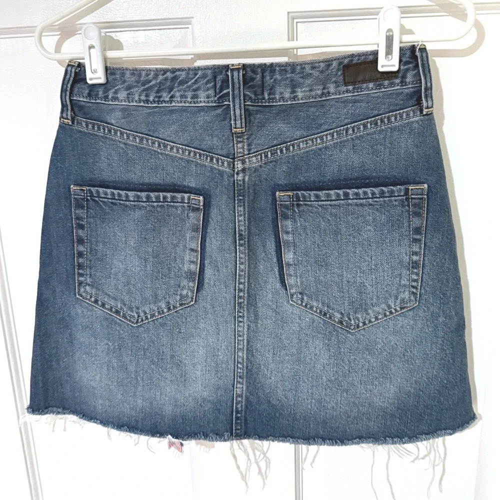 Vintage Abercrombie & Fitch Womens Medium Wash Raw Hem Denim Mini Skirt Size 27 - Picture 2 of 4